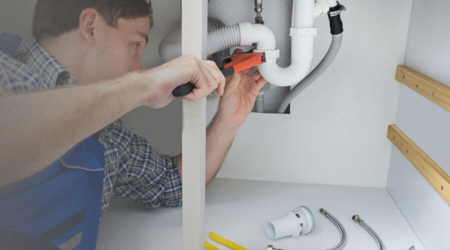 Expert burst pipe repair services in La Cygne, KS